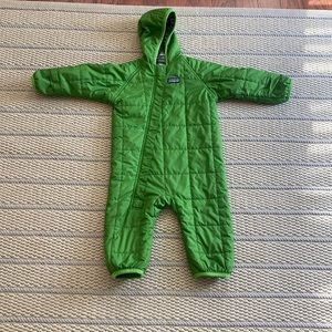 EUC Patagonia 3-6m reversible puffy baby bunting